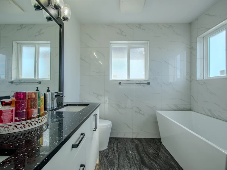 19240 Aloha Drive, Surrey, BC, V4N 6T9 - 9
