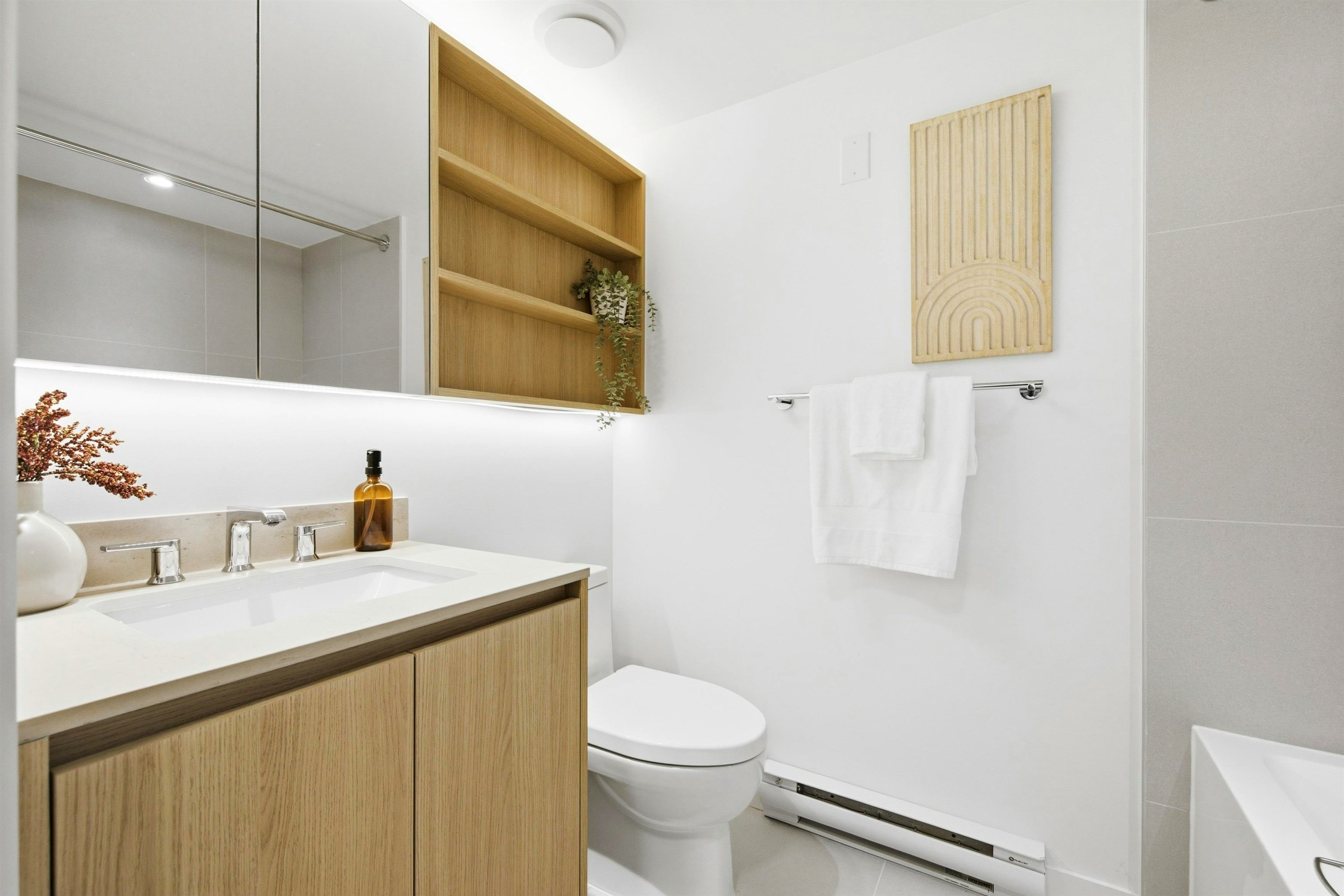 2408 E 12th Avenue, Vancouver, BC, V5N 0E3 - 24