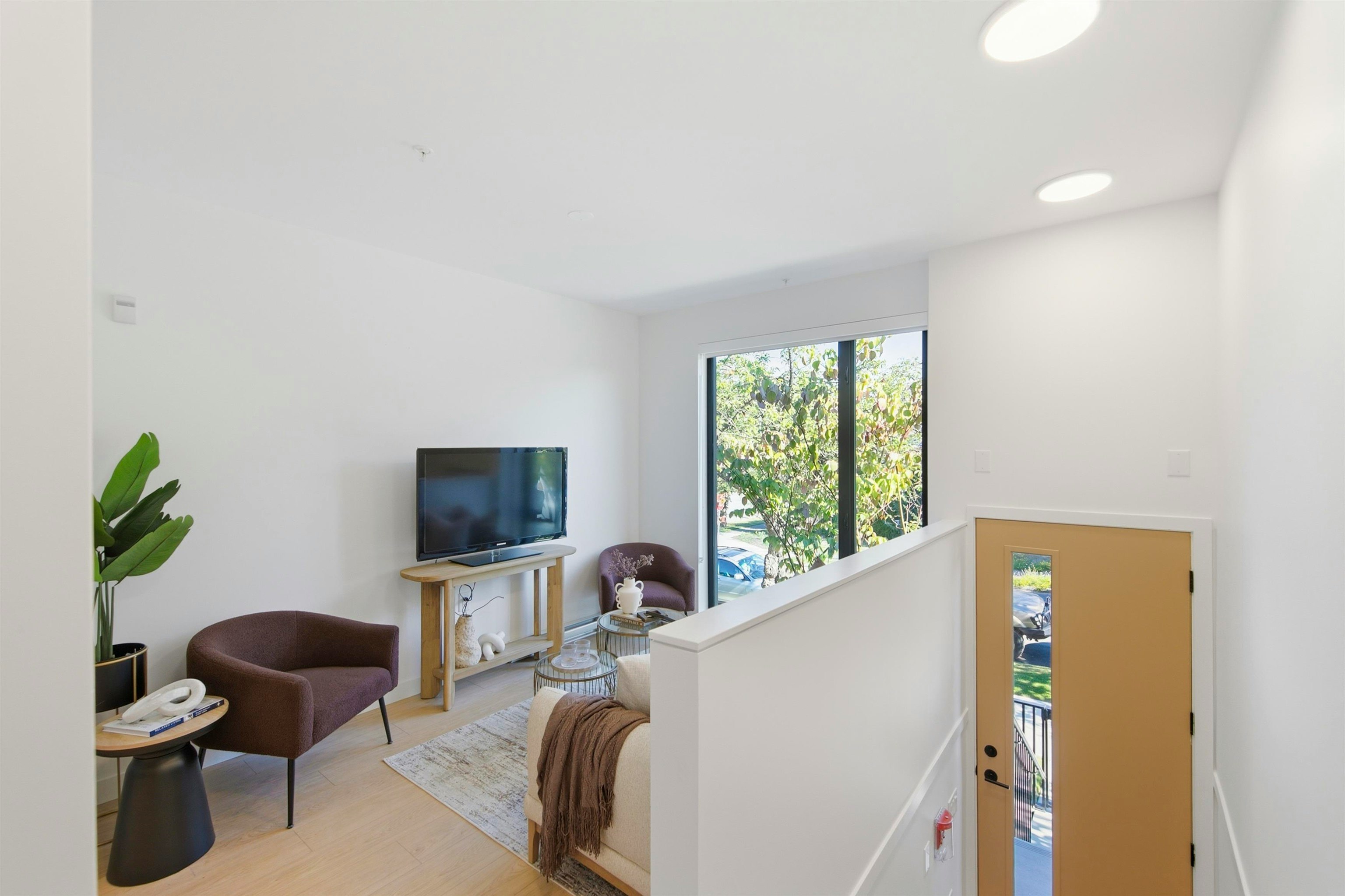 2408 E 12th Avenue, Vancouver, BC, V5N 0E3 - 4