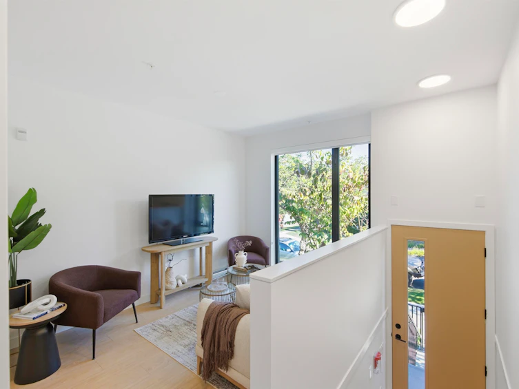 2408 E 12th Avenue, Vancouver, BC, V5N 0E3 - 4