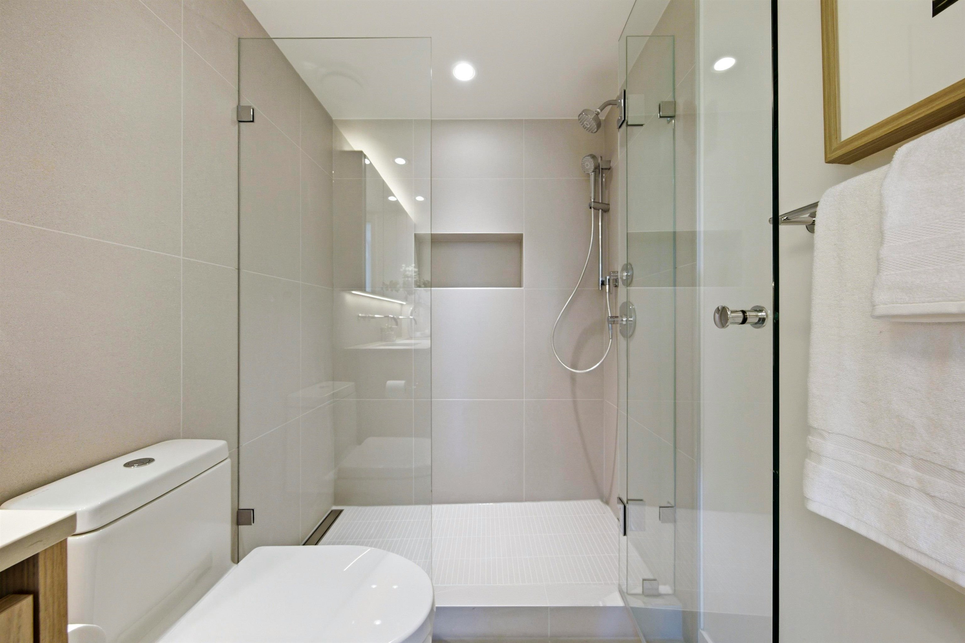 2408 E 12th Avenue, Vancouver, BC, V5N 0E3 - 21