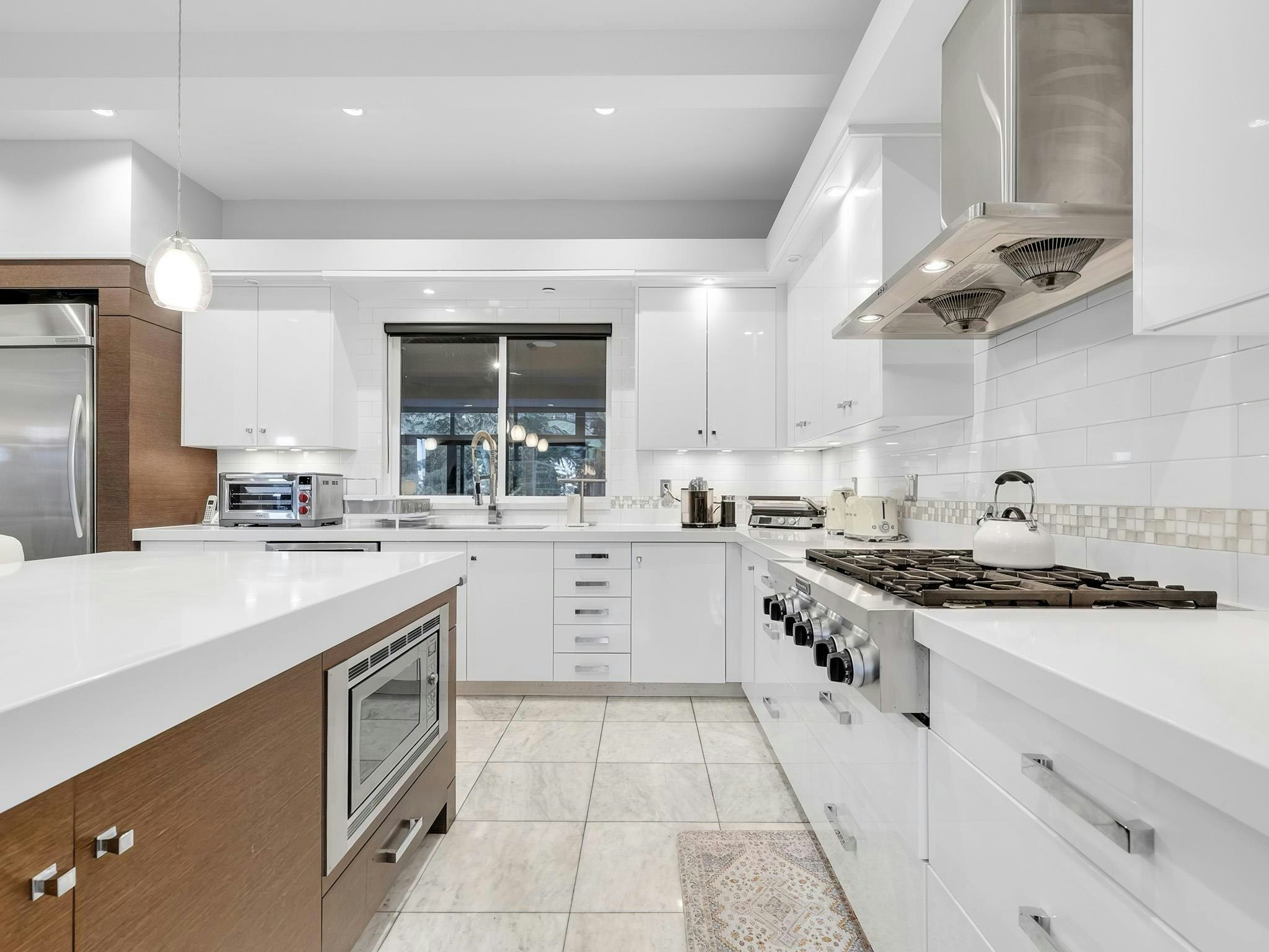 13307 Marine Drive, Surrey, BC, V4A 1E8 - 13