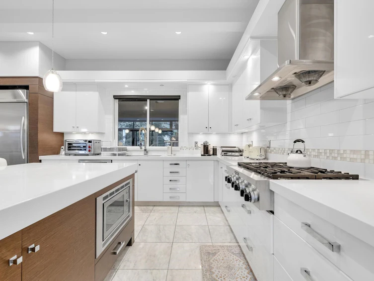 13307 Marine Drive, Surrey, BC, V4A 1E8 - 13