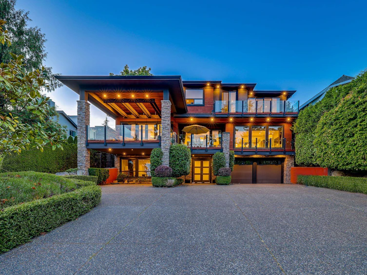 13307 Marine Drive, Surrey, BC, V4A 1E8