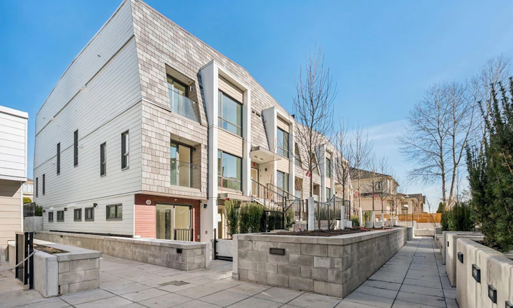 153-408 W 45th Avenue