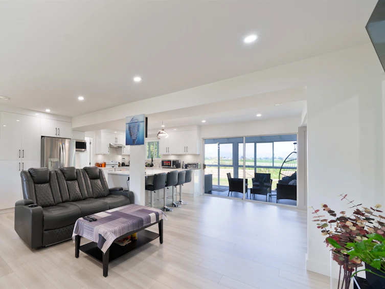 5835 Crescent Drive, Delta, BC, V4K 2E7 - 6