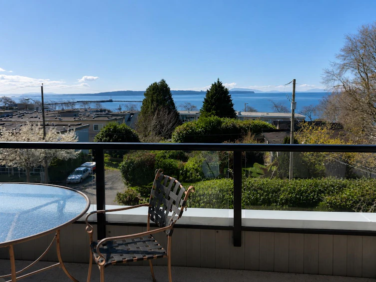 14878 Buena Vista Avenue, Surrey, BC, V4B 1X4