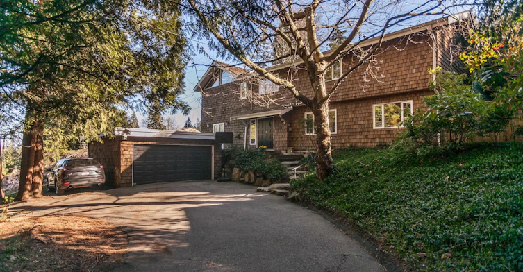 4956 Drive Drive, West Vancouver, BC, V7W 2P4