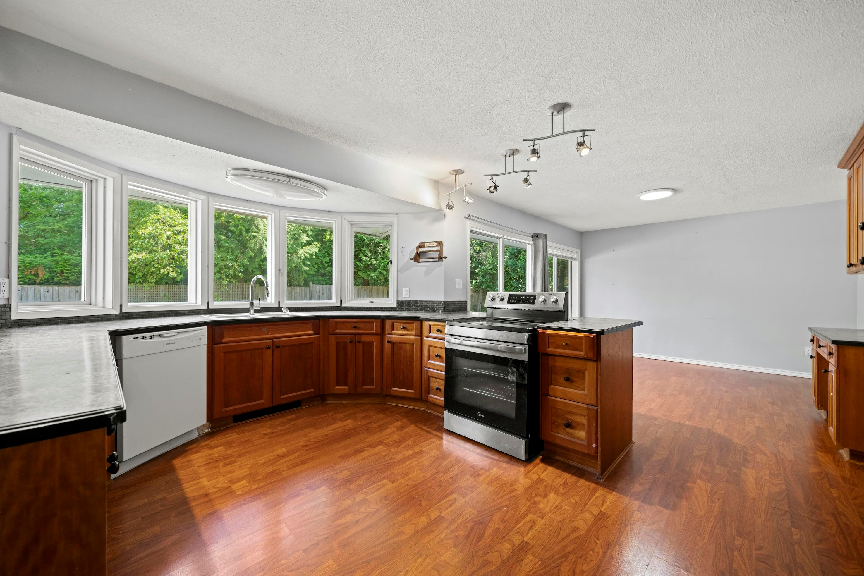 2644 140 Street, Surrey, BC, V4P 2C7 - 8