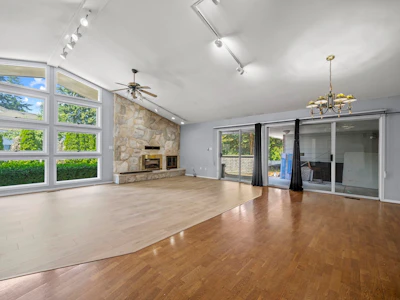2644 140 Street - 5