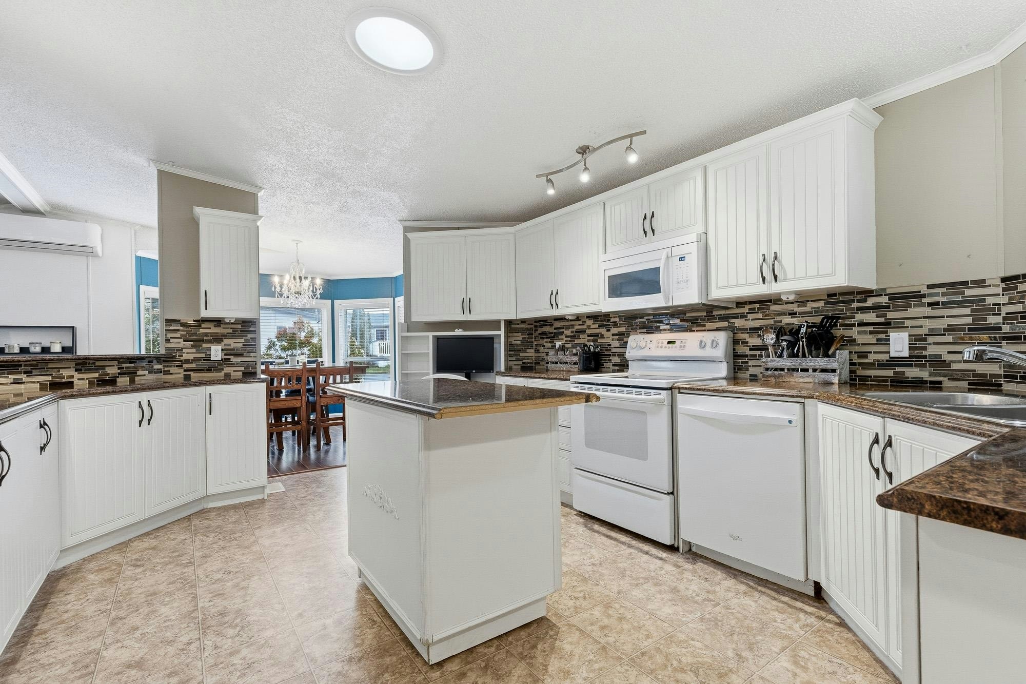 11-44565 Monte Vista Drive, Chilliwack, BC, V2R 5Y4 - 6