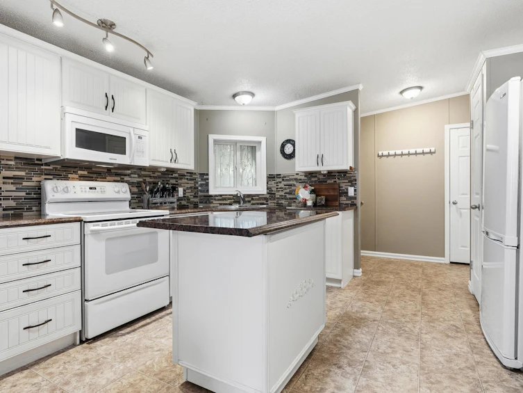 11-44565 Monte Vista Drive, Chilliwack, BC, V2R 5Y4 - 2