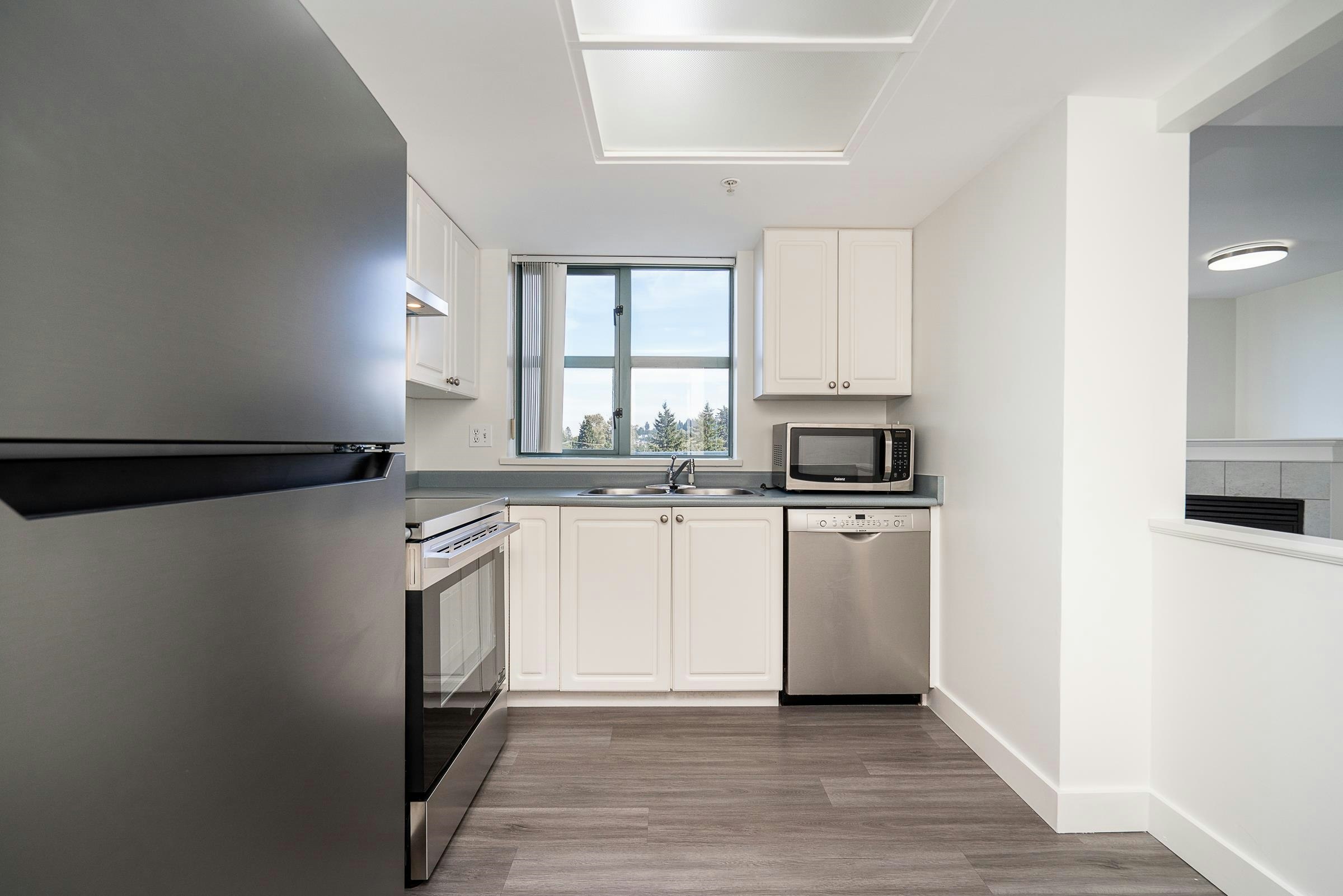 1602-200 Newport Drive - 4
