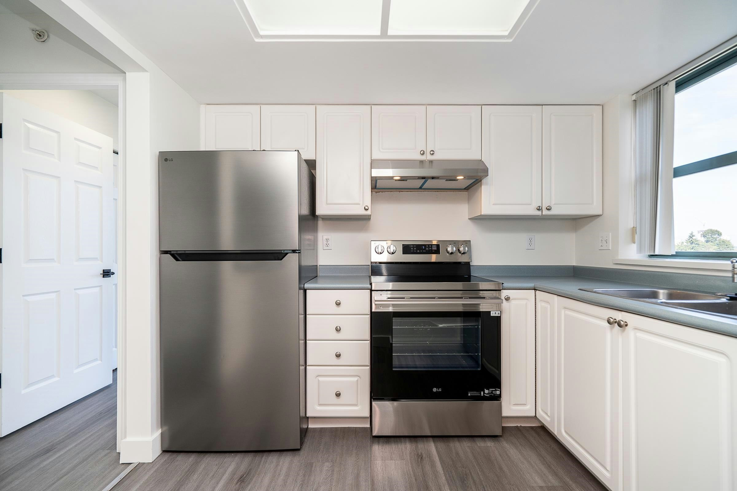 1602-200 Newport Drive - 5