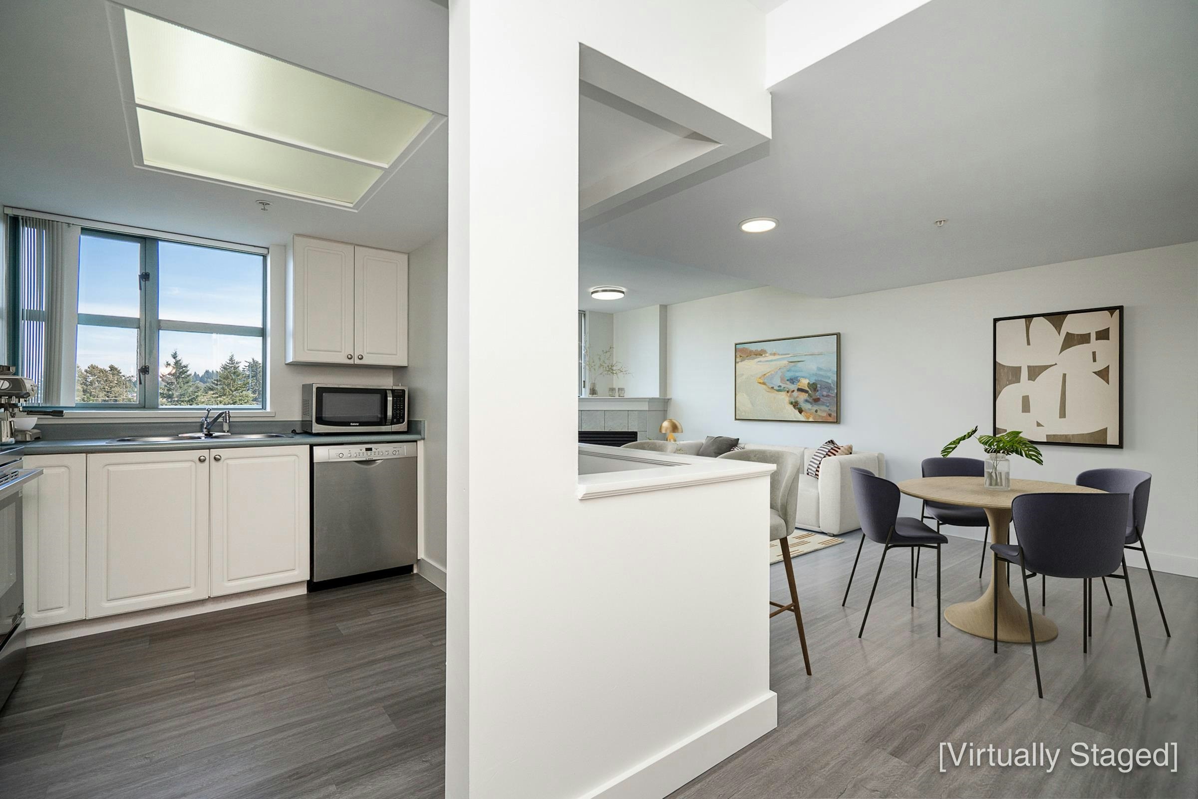 1602-200 Newport Drive - 3