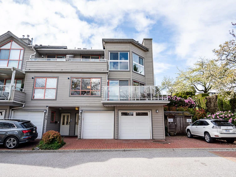 55-323 Governors Court, New Westminster, BC, V3L 5S6