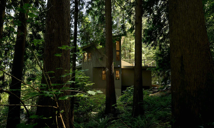 4759 Mountain Highway