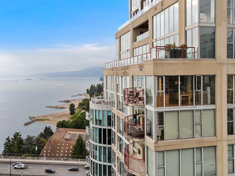 2302-1000 Beach Avenue, Vancouver, BC, V6E 4M2 - 2
