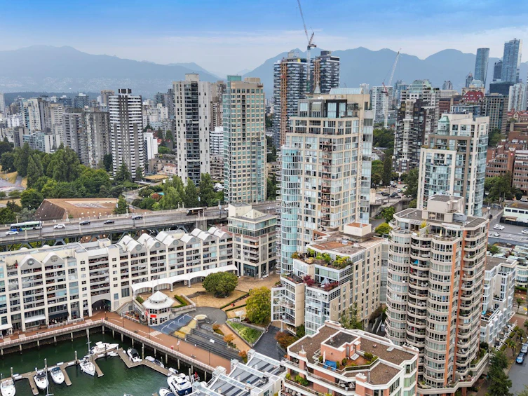 2302-1000 Beach Avenue, Vancouver, BC, V6E 4M2 - 3