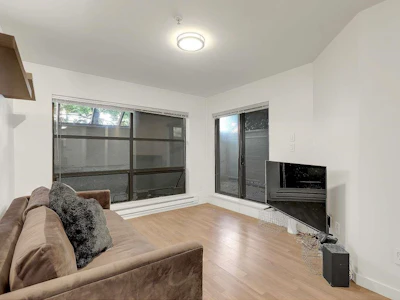 208-1106 Pacific Street - 4