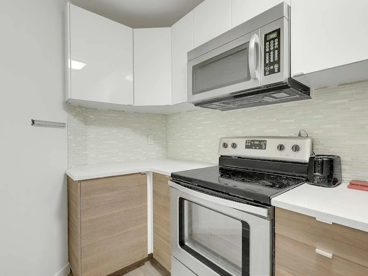 208-1106 Pacific Street, Vancouver, BC, V6E 1T4 - 9