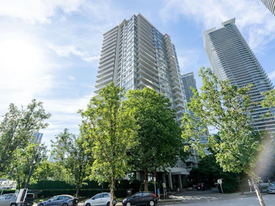 2708-2289 Yukon Crescent - 2