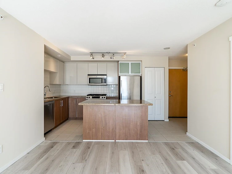 2708-2289 Yukon Crescent, Burnaby, BC, V5C 0B2 - 9