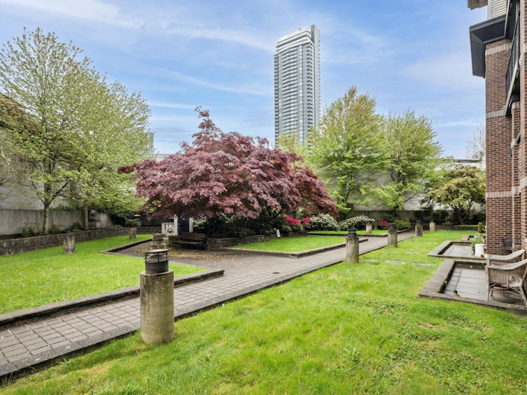 111-10822 City Parkway, Surrey, BC, V3T 0C2 - 15