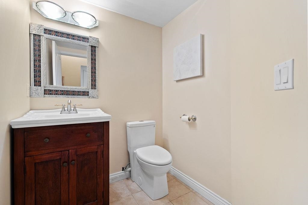 1-230 E Keith Road, North Vancouver, BC, V7L 1V5 - 25