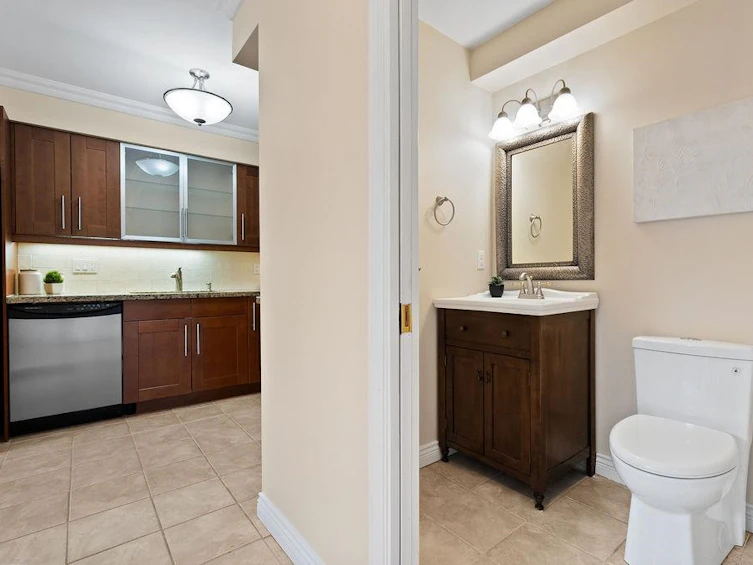 1-230 E Keith Road, North Vancouver, BC, V7L 1V5 - 9