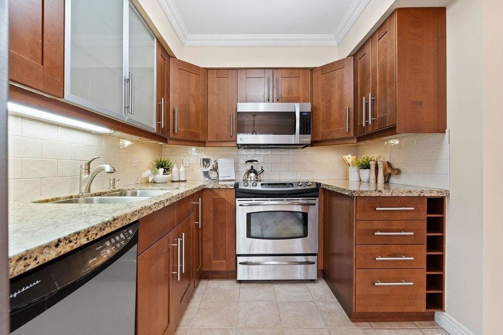 1-230 E Keith Road, North Vancouver, BC, V7L 1V5 - 8