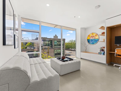6-1650 W 1st Avenue - 2