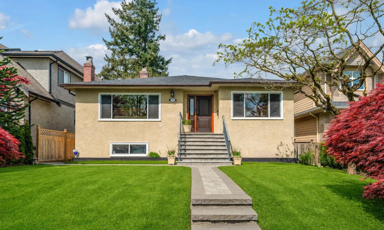 727 W 66th Avenue