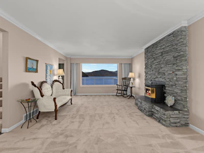 4 Strachan Point Road - 4
