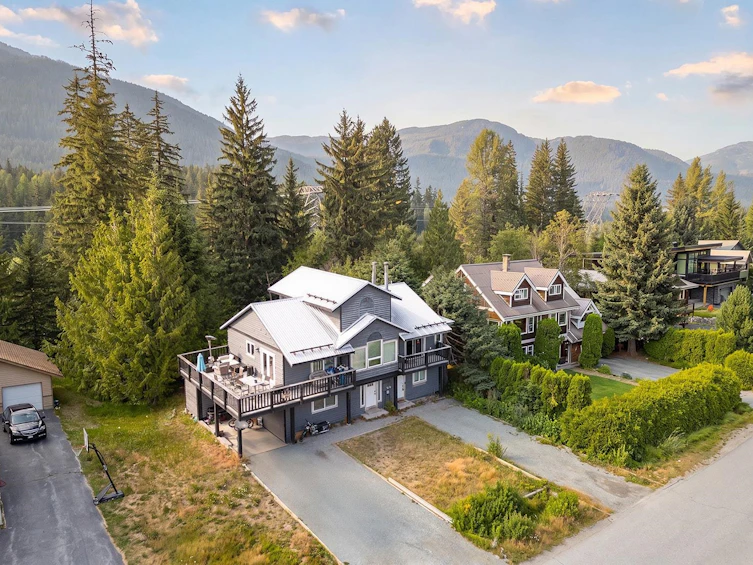 6447 Balsam Way, Whistler, BC, V8E 0C5 - 6