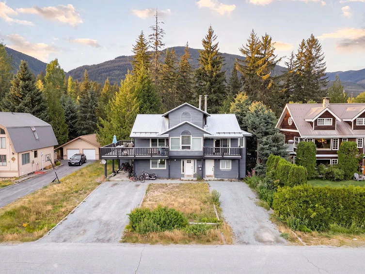 6447 Balsam Way, Whistler, BC, V8E 0C5 - 2
