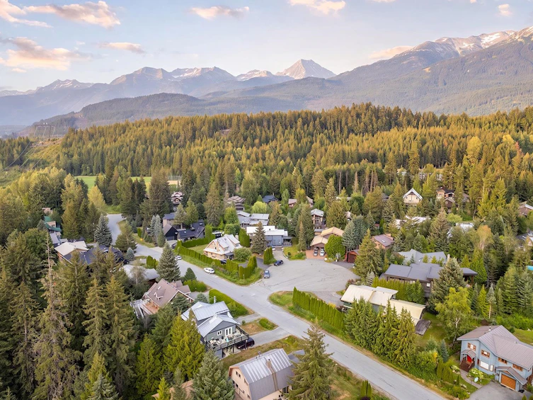 6447 Balsam Way, Whistler, BC, V8E 0C5 - 14