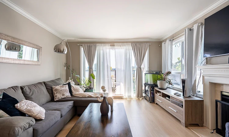313-1830 E Southmere Crescent