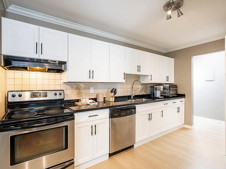 313-1830 E Southmere Crescent, Surrey, BC, V4A 9C2 - 7