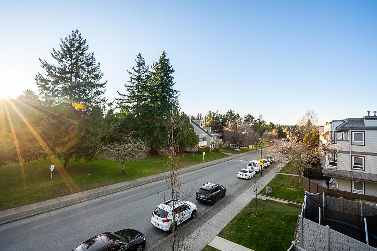 313-1830 E Southmere Crescent, Surrey, BC, V4A 9C2 - 34