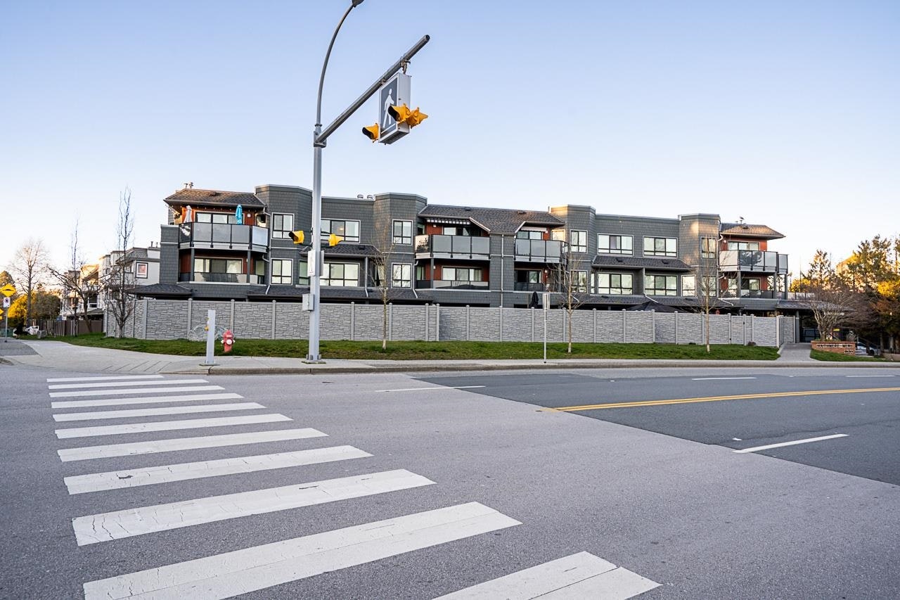 313-1830 E Southmere Crescent, Surrey, BC, V4A 9C2 - 36