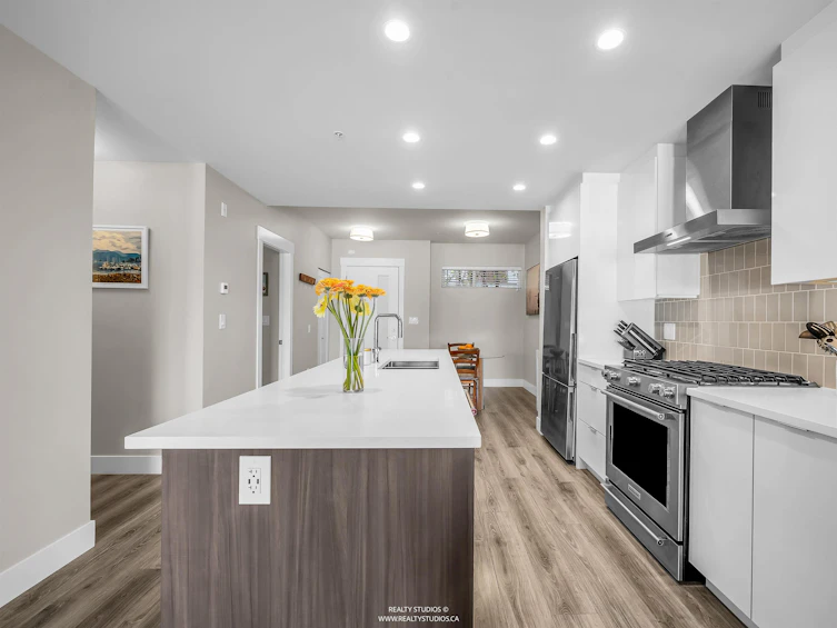 401-1496 Charlotte Road, North Vancouver, BC, V7J 0C9 - 10