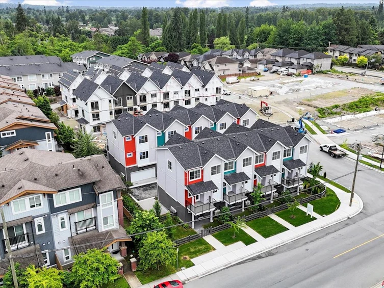 8-10392 240a Street, Maple Ridge, BC, V2W 1G3 - 2