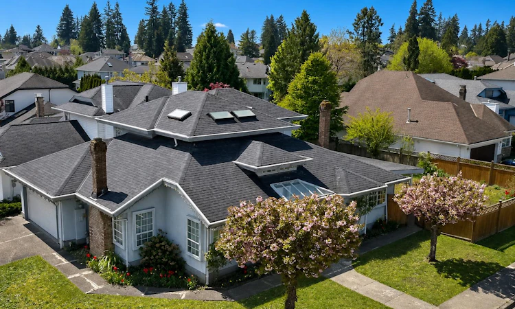 1888 Walnut Crescent