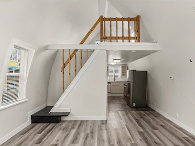 14-20837 Louie Crescent - 5