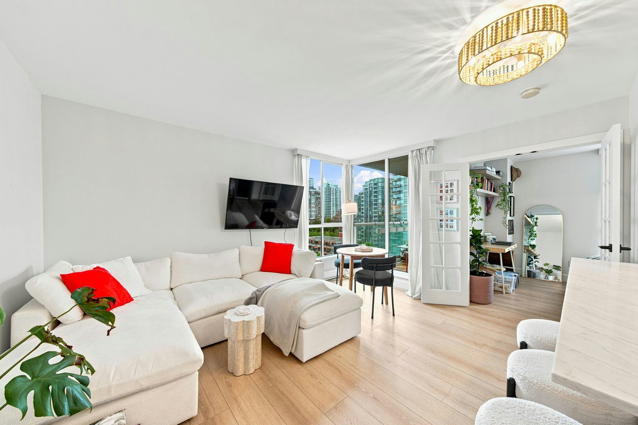1502-1500 Howe Street, Vancouver, BC, V6Z 2N1 - 2