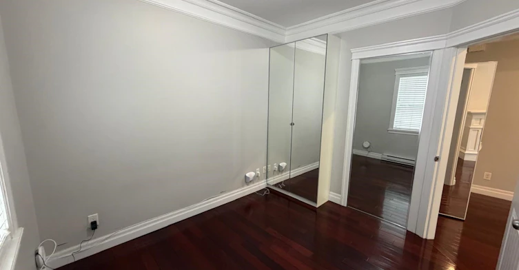 4585 Commercial Street, Vancouver, BC, V5N 4G8 - 4