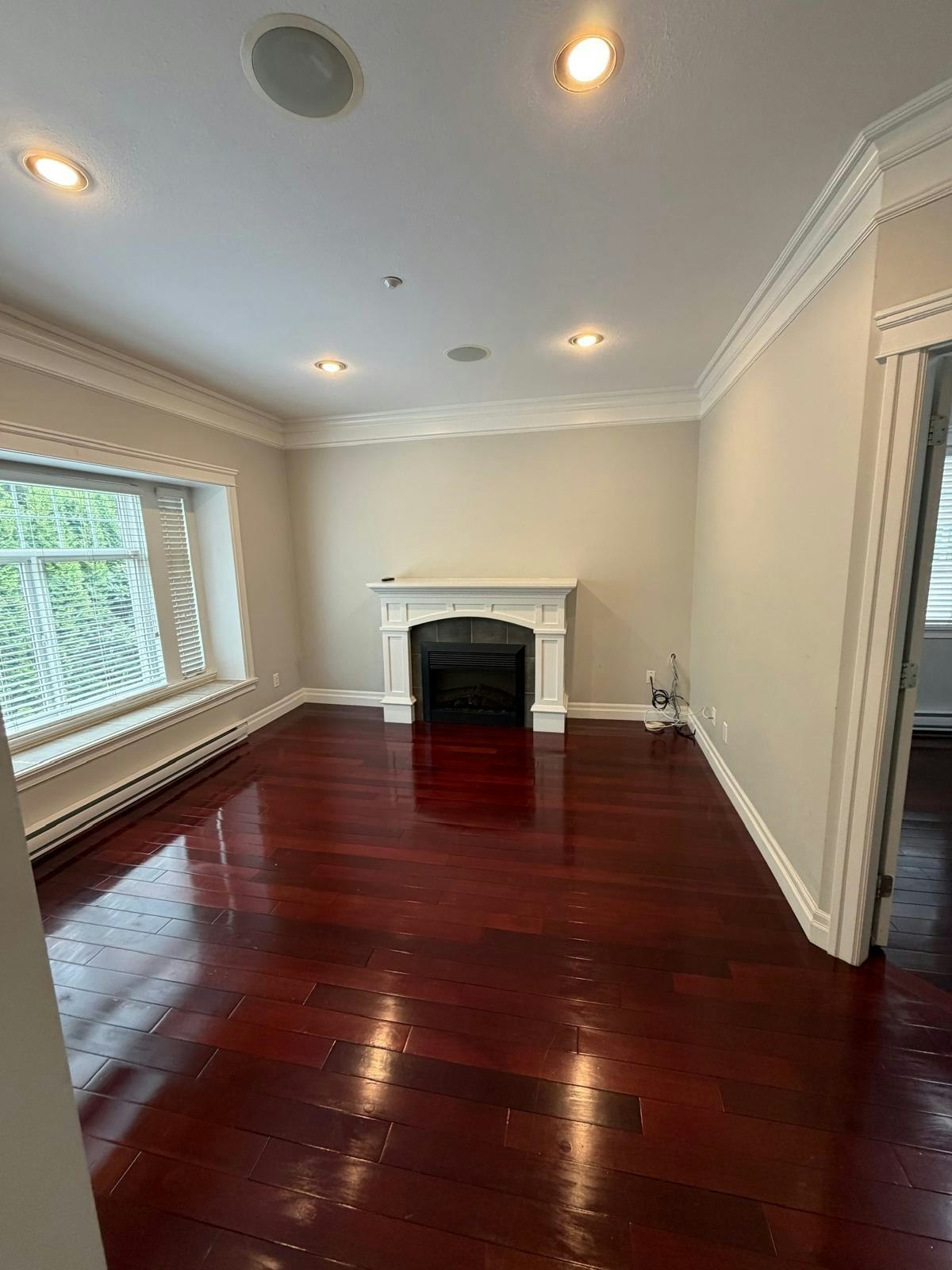 4585 Commercial Street, Vancouver, BC, V5N 4G8 - 5
