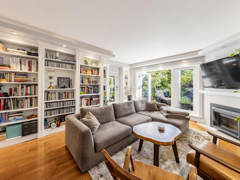 102 - 3189 Camosun Street, Vancouver BC V6R 3X2
