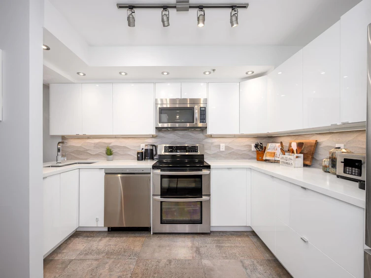 104-1500 Pendrell Street, Vancouver, BC, V6G 3A5 - 10